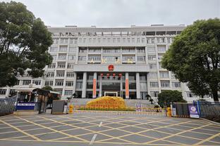 詹姆斯：斯波找橄榄球教练学习战术 他带我们走出总决赛失利阴影