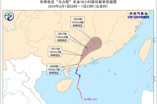 状态火热！布克半场18中11&7罚全中怒砍32分3板4助 首节爆砍25分